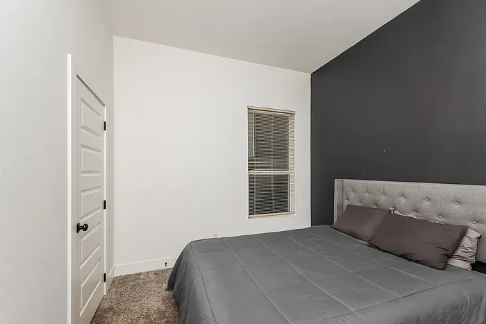 2216 Dyson St — Photo 6