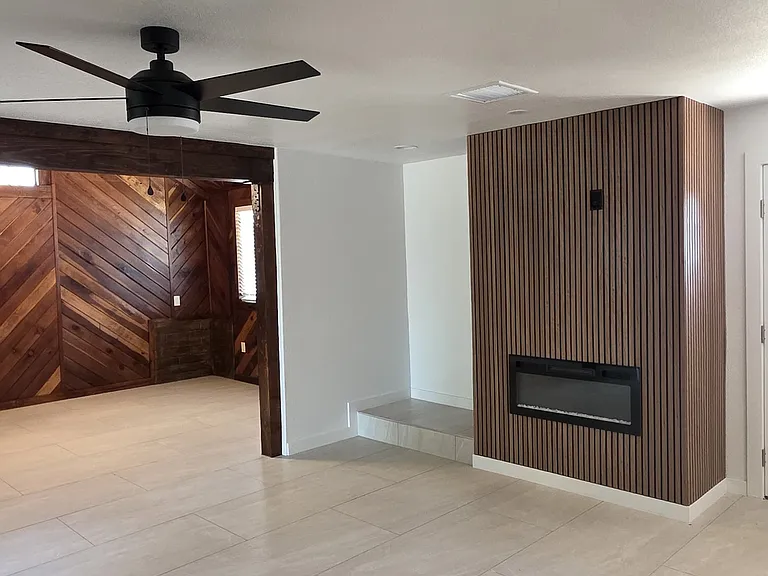 1042 Franklin Ave — Photo 9