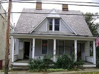 225 N Beaver St photo 1