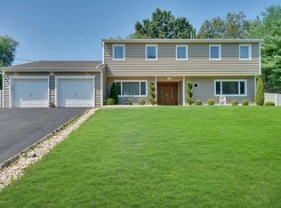 7 Calgary Cir, Morganville, NJ 07751