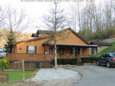 4647 Traces Creek Rd, Milton, WV, 25541