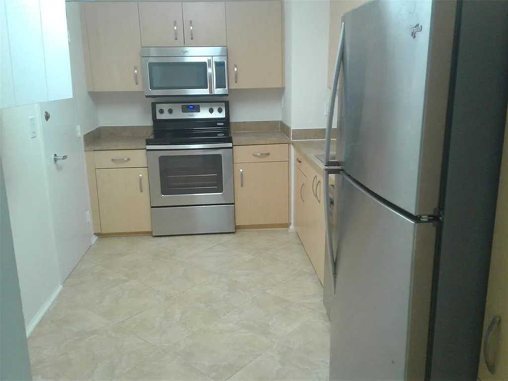 1 bed, 1.0 bath, 905 sqft, $2,500 — Photo 4