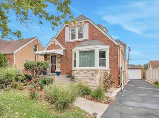 9521 S Sawyer Ave, Evergreen Park, IL 60805