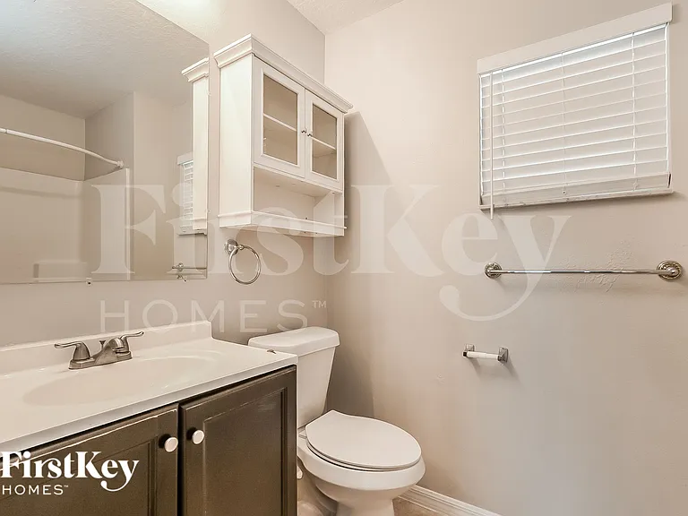 1564 Deerfield Ave — Photo 13