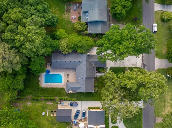 4341 Two Woods Rd, Virginia Beach, VA 23455
