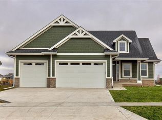 2206 NW 40th St, Ankeny, IA 50023