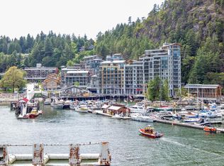 6707 Nelson Ave #405, West Vancouver, BC