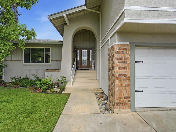 3rd image of 8008 Mesa Oak Way