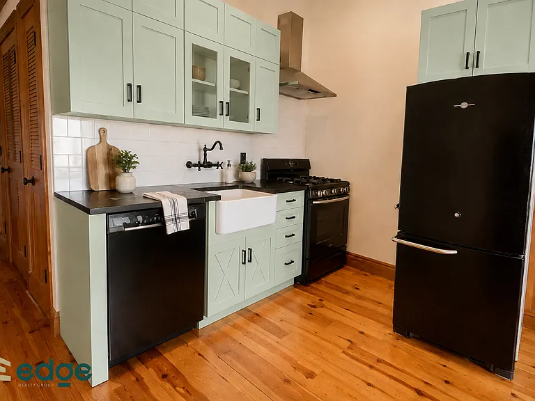 252 Grand St #4F — Photo 3