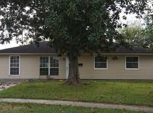 1914 Cooper Rd, Gretna, LA 70056