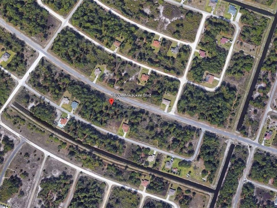 2nd image of 1032 Milwaukee Blvd