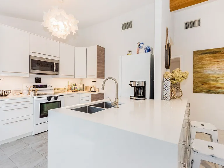 15 Harrison Ave — Photo 8