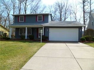921 Deepwood Dr, Mishawaka, IN