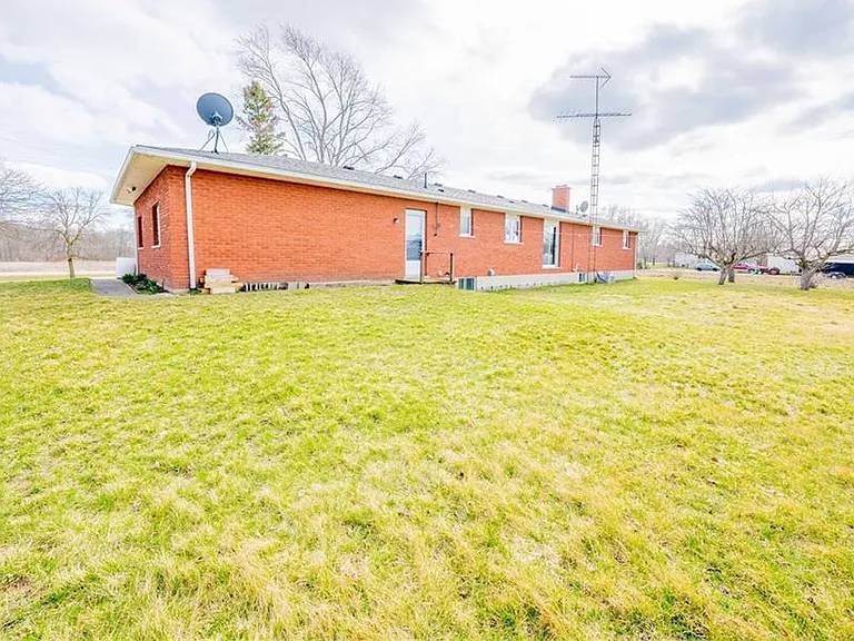 5213 Governors Rd — Photo 9