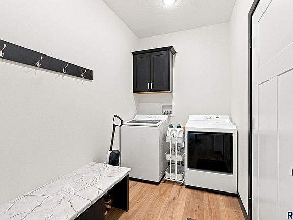 4th image of 621 W Ash St