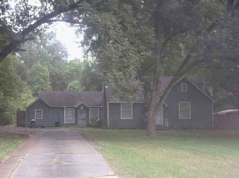 2nd image of 3252 Lakeview Rd