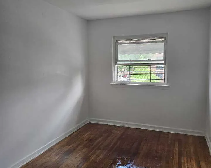 4013 Laconia Ave — Photo 9