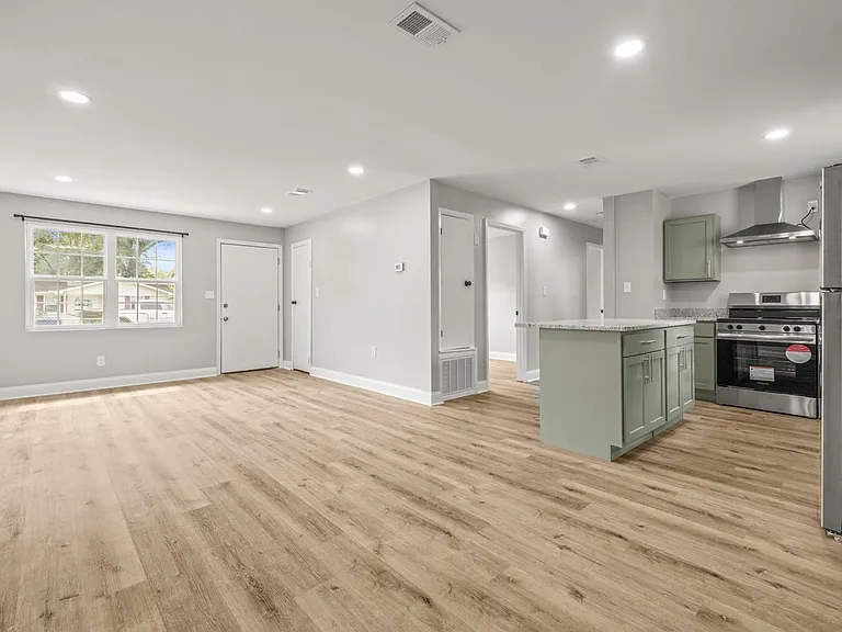 14002 Creely Dr SW — Photo 3