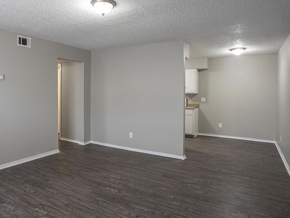 3rd image of 1316 N Norman Ave #4