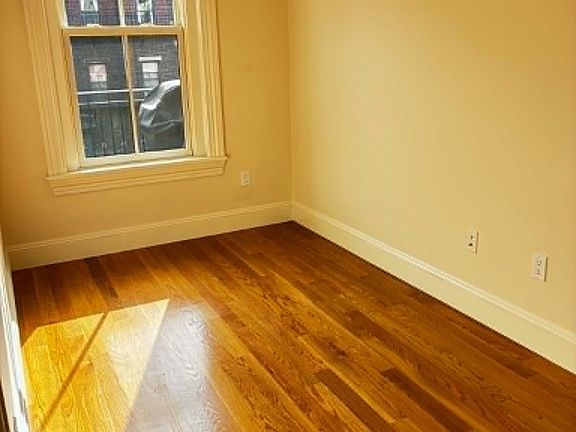 4th image of 142 W Concord St Floor 2