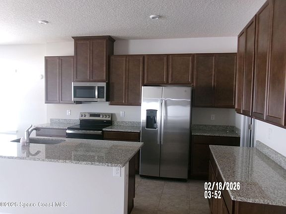 3rd image of 2153 Landing Dr