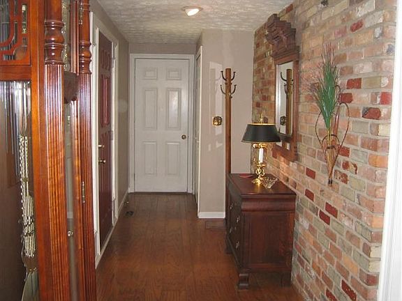 3rd image of 744 Hyde Park Dr