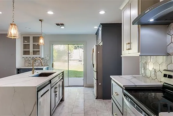 320 Mesa Verde Way — Photo 8