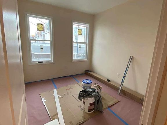 2nd image of 177-01 Jamaica Ave #2