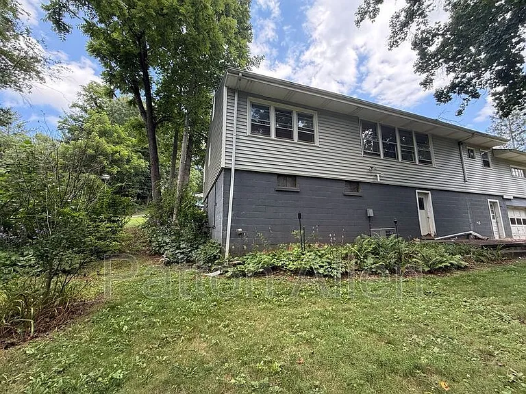 110 Locust Ct — Photo 24
