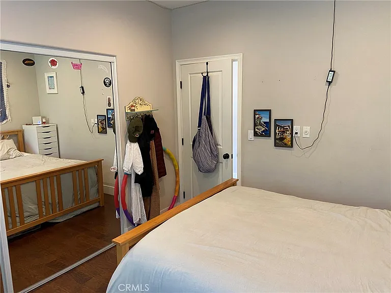 4470 Stansbury Ave — Photo 32