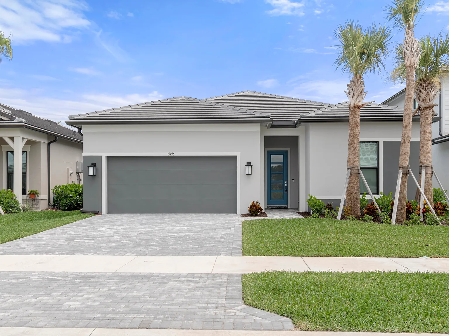 3 bed, 2.5 bath, 2080 sqft, $4,200 — Photo 1