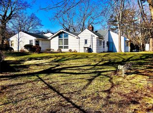 941 Tee Ct, Woodmere, NY 11598