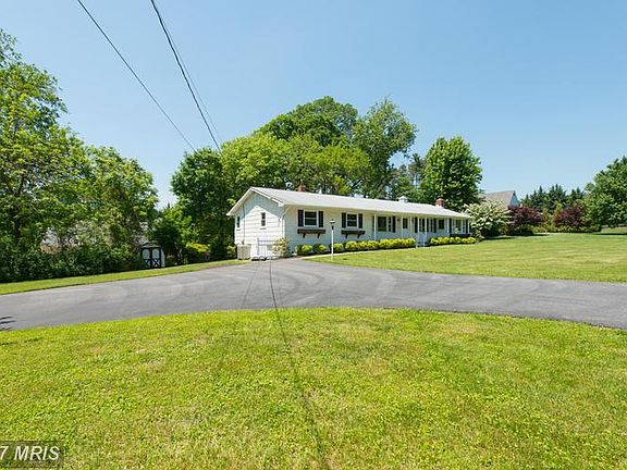 2nd image of 136 Longview Dr