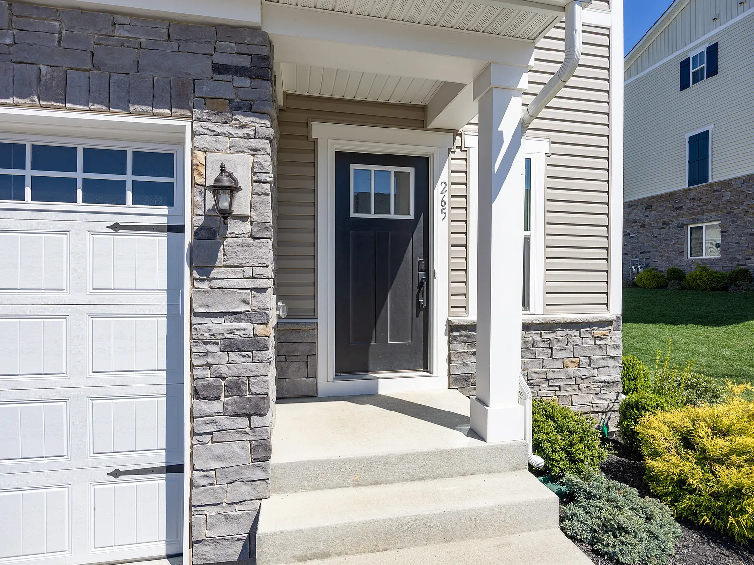 3 bed, 2.5 bath, 2463 sqft, $3,100 — Photo 4