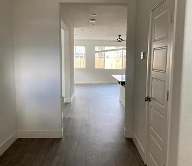 2434 Urdaneta Way — Photo 3