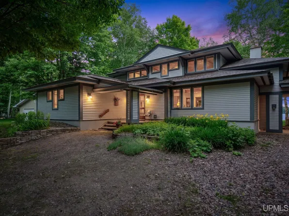 137 Brown Rd, Michigamme, MI 49861