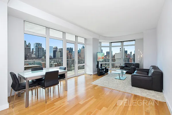 Rented by (Legacy) Elegran | media 8