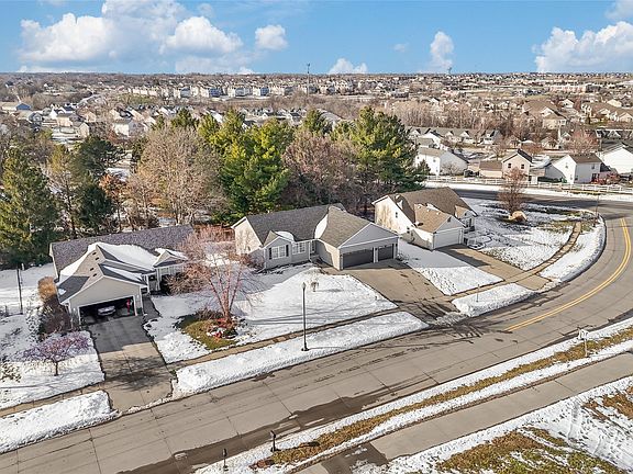 3rd image of 3408 SW Goodwin St