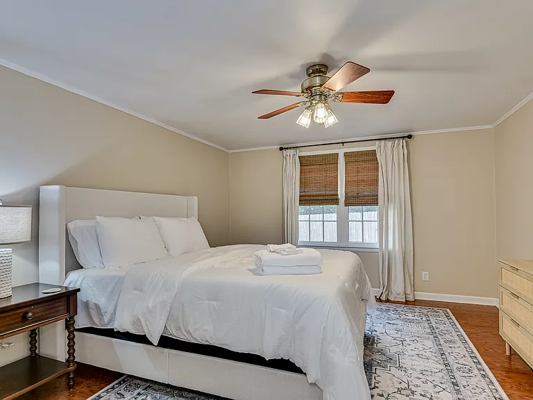 904 Highland Ave — Photo 23