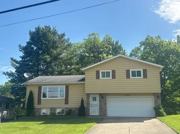 9223 Lincoln Dr, Northfield, OH 44067