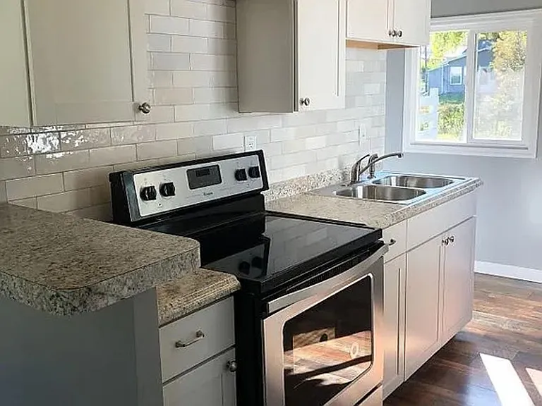 6615 Hamilton St — Photo 4