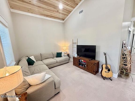 4th image of 308 Rogers Ln SE