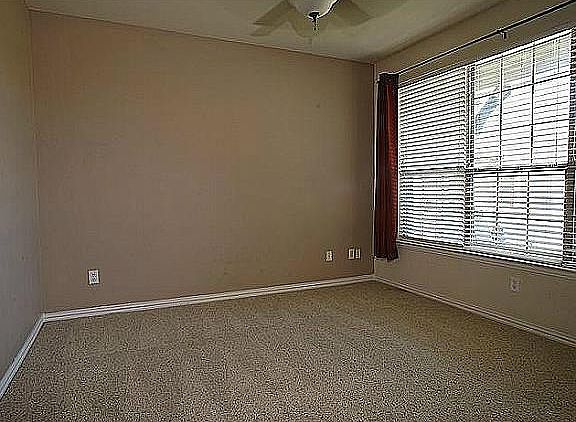 4th image of 1109 Johnson Dr