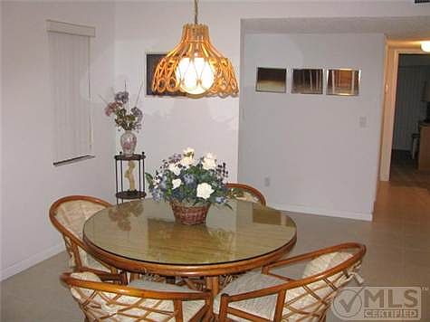 5th image of 3207 S Lakeview Cir #6105