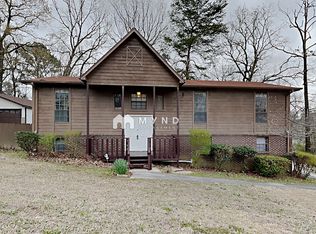 805 Live Oak Cir, Fairfield, AL 35064