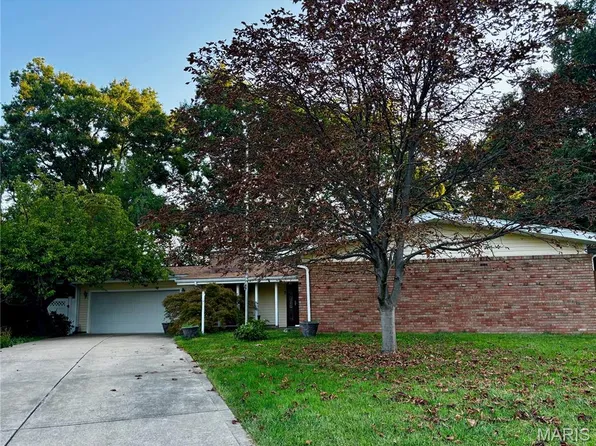 1639 Red Gate Ln, Saint Louis, MO 63146