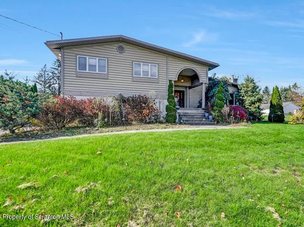 105 Relda Rd, Roaring Brook Twp, PA 18444