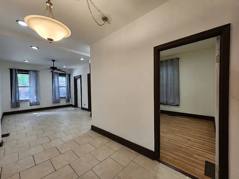 1619 S Loomis St #1R — Photo 6