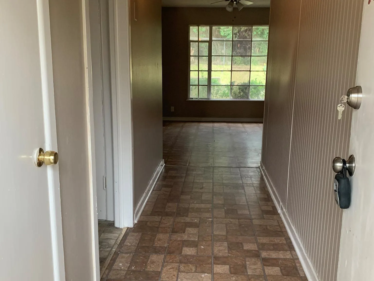 3 bed, 1400 sqft, $1,495 — Photo 2