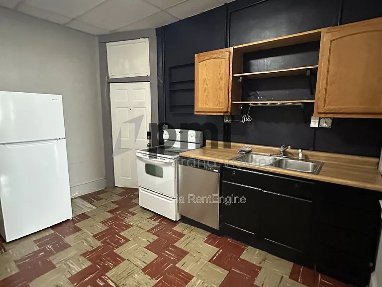 601 Monroe Ave #8 — Photo 5